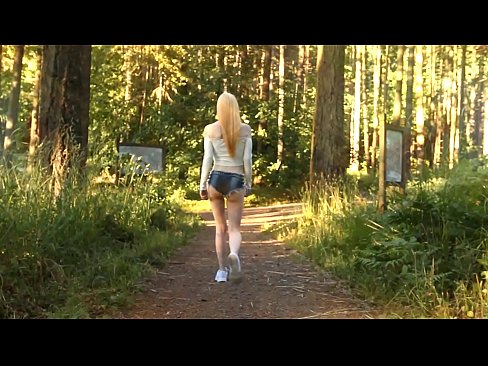 ❤️ Smuk kvinde bevæger sig langsomt, ikke nøgen video ☑ Fucking video at da.shufflesex.ru ❌❤